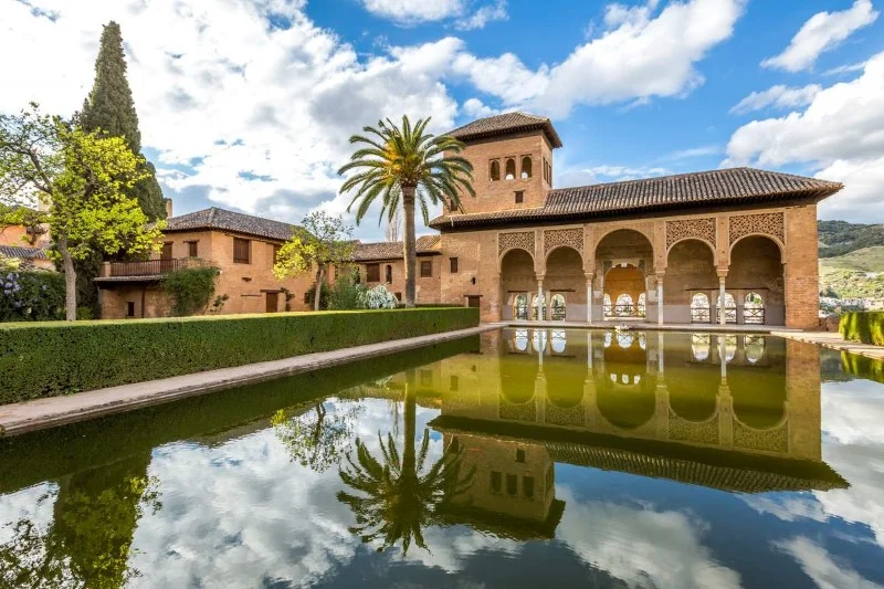 Granada: Alhambra, Nasrid Palaces and Generalife Gardens — tickets and guide included — The Alhambra — the eighth wonder of the world