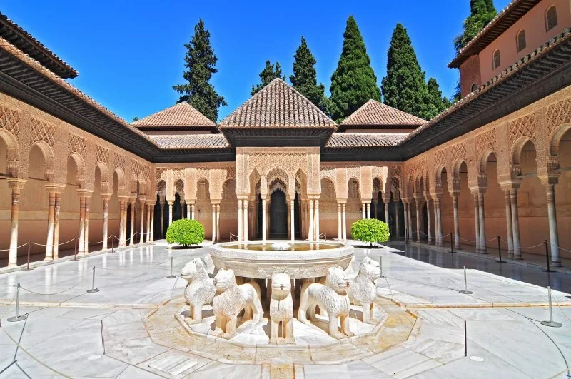 Granada: Alhambra, Nasrid Palaces and Generalife Gardens — tickets and guide included 4