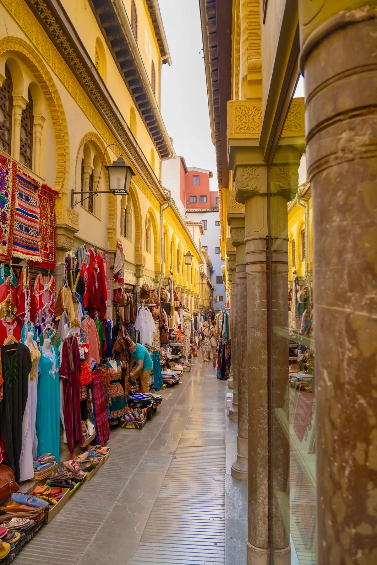 Granada: Alhambra, Nasrid Palaces and Generalife Gardens — tickets and guide included — Free time in the heart of Granada