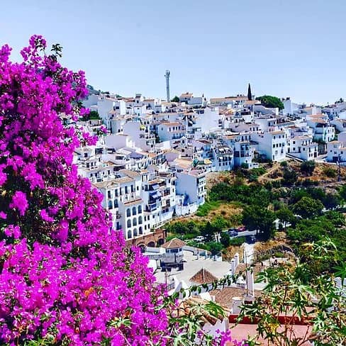Nerja y Frigiliana: el Balcón de Europa y el pueblo blanco más bonito de Andalucía en un día — Frigiliana, la perla de los Pueblos Blancos