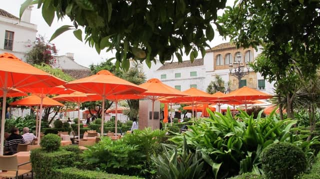 Mijas, Marbella y Puerto Banús: pueblo blanco, casco antiguo y marina de lujo en un día — Casco antiguo de Marbella y regreso