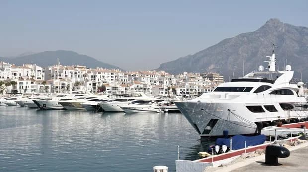 Mijas, Marbella y Puerto Banús: pueblo blanco, casco antiguo y marina de lujo en un día 3