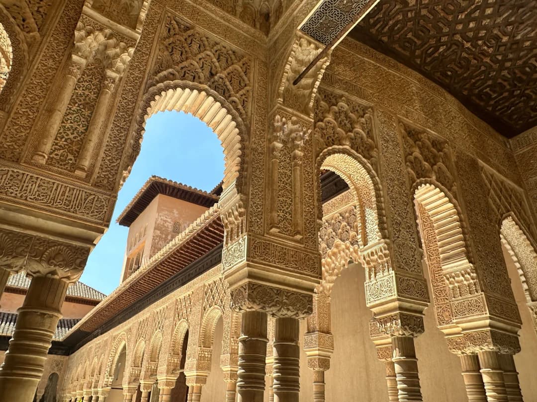 Granada: Alhambra, Palacios Nazaríes y jardines del Generalife — entradas y guía incluidos — Palacios Nazaríes